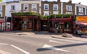 The Crown Pub & Guesthouse